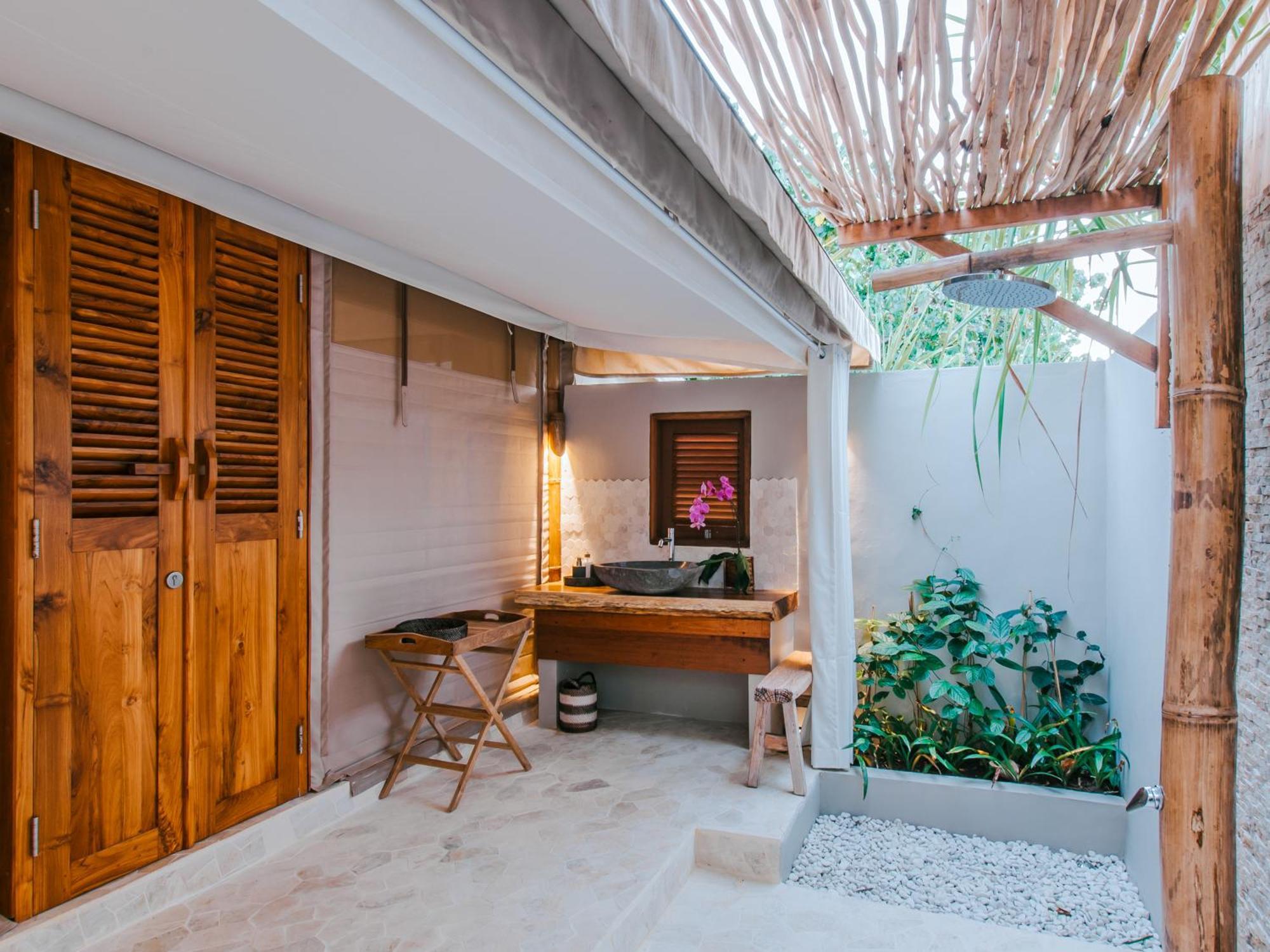 Driftwood Villas Lembongan Exterior photo